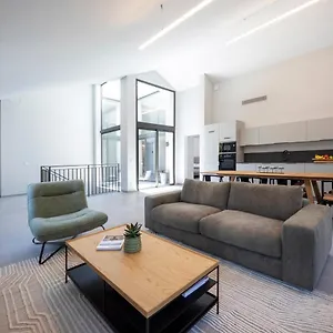 https://les-orangers-by-sezz.fr-provencehotel.com