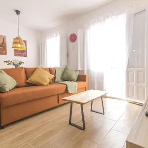 https://apartamentos-centro-nerja-marimel-canovas.es-andalucia.com